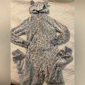 Girls size 5/6 cheetah onesie pajama